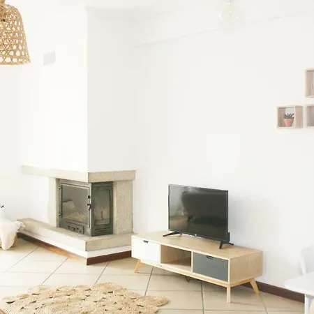 Апартаменты Gare Do Sol Free Parking And Smart Tv